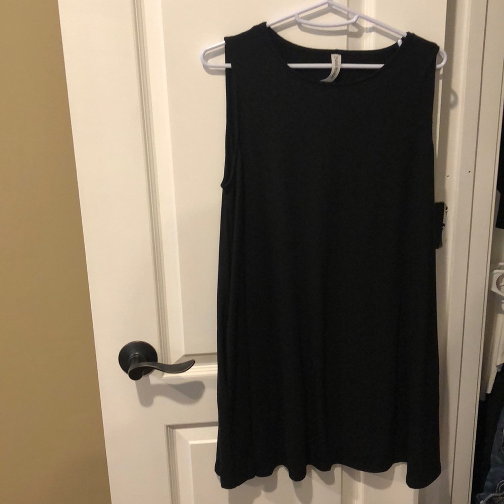 Black tunic top